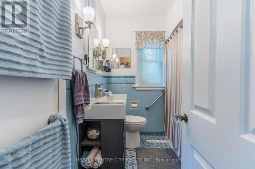 33 Turner Avenue, Kitchener, ON - Indoor Photo Showing Bathroom