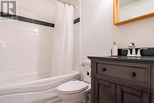 71 West Valley Road, Corner Brook, NL - Indoor Photo Showing Bathroom