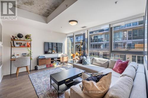 633 - 629 King Street W, Toronto, ON - Indoor Photo Showing Living Room