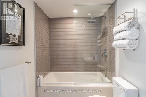 633 - 629 King Street W, Toronto, ON - Indoor Photo Showing Bathroom