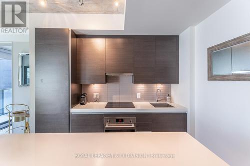 633 - 629 King Street W, Toronto, ON - Indoor Photo Showing Kitchen