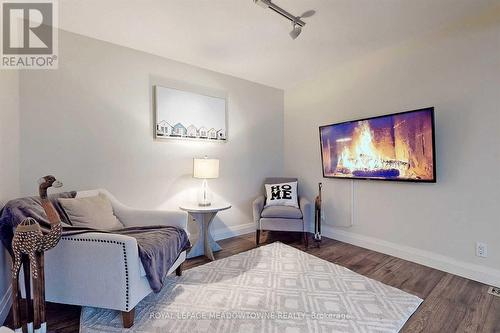 564 Pharmacy Avenue, Toronto (Clairlea-Birchmount), ON - Indoor Photo Showing Bedroom