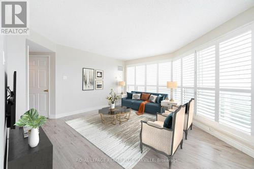 1310 - 2177 Burnhamthorpe Road W, Mississauga (Erin Mills), ON - Indoor Photo Showing Living Room