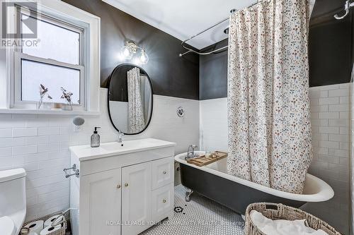 23 Springhurst Avenue, Toronto (South Parkdale), ON - Indoor Photo Showing Bathroom