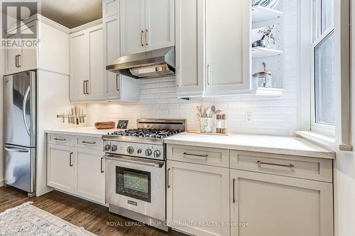 23 Springhurst Avenue, Toronto (South Parkdale), ON - Indoor Photo Showing Kitchen With Upgraded Kitchen