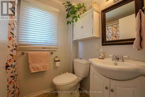 24 Maryknoll Avenue, Kawartha Lakes (Lindsay), ON - Indoor Photo Showing Bathroom