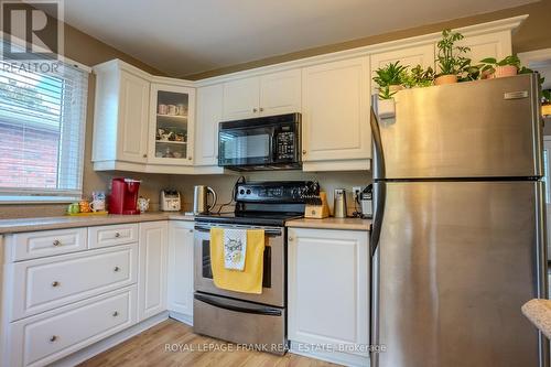 24 Maryknoll Avenue, Kawartha Lakes (Lindsay), ON - Indoor Photo Showing Kitchen