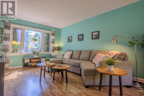 24 Maryknoll Avenue, Kawartha Lakes (Lindsay), ON - Indoor Photo Showing Living Room