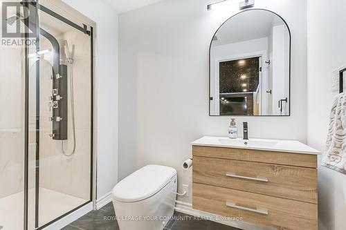 2378 North Ridge Trail, Oakville, ON - Indoor Photo Showing Bathroom