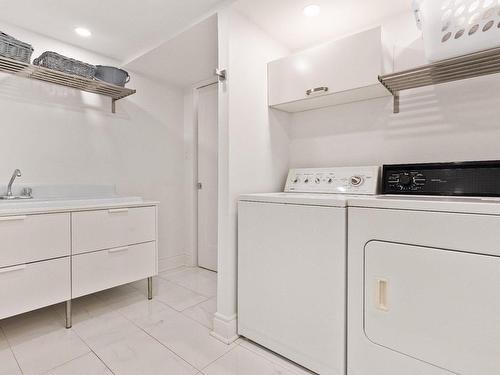 Laundry room - 4335 Av. Hingston, Montréal (Côte-Des-Neiges/Notre-Dame-De-Grâce), QC - Indoor Photo Showing Laundry Room