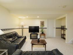 Family room - 