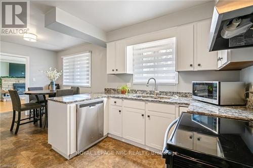 14 Oak Street, Welland, ON - Indoor Photo Showing Kitchen