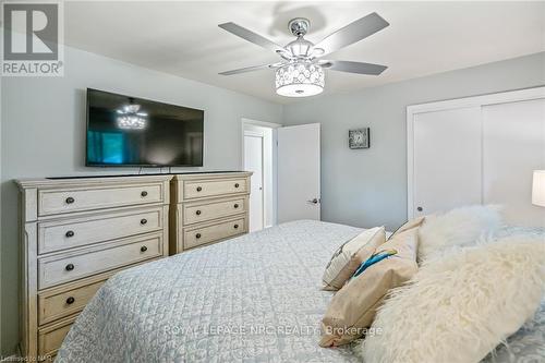 14 Oak Street, Welland, ON - Indoor Photo Showing Bedroom