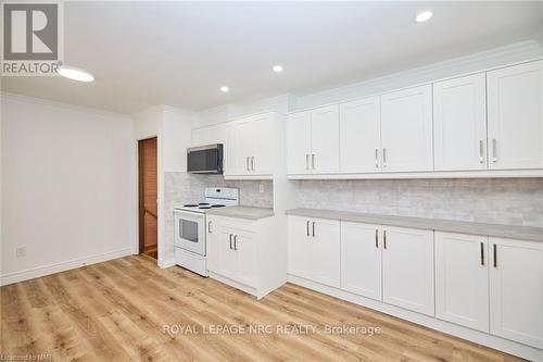 14 Woodelm Drive, St. Catharines, ON - Indoor Photo Showing Kitchen