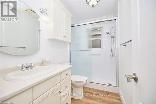 14 Woodelm Drive, St. Catharines, ON - Indoor Photo Showing Bathroom