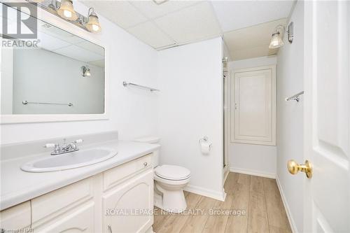 14 Woodelm Drive, St. Catharines, ON - Indoor Photo Showing Bathroom