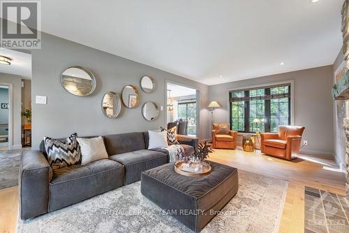 4794 Massey Lane, Ottawa, ON - Indoor Photo Showing Living Room