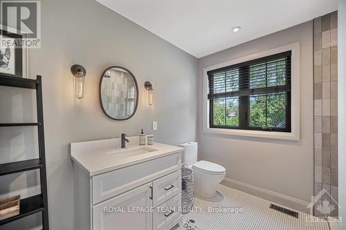 4794 Massey Lane, Ottawa, ON - Indoor Photo Showing Bathroom