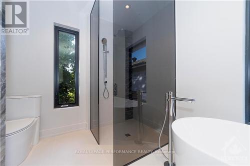 304 Selby Avenue, Ottawa, ON - Indoor Photo Showing Bathroom