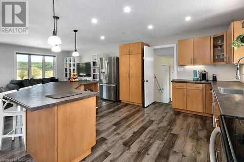 21388 Grey Rd 16, Chatsworth (Twp), ON - Indoor Photo Showing Kitchen