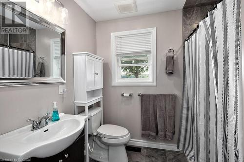 21388 Grey Rd 16, Chatsworth (Twp), ON - Indoor Photo Showing Bathroom