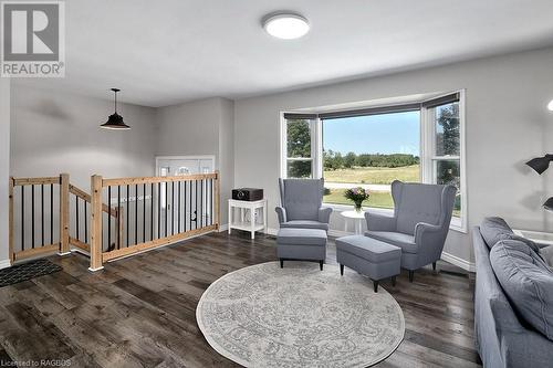 21388 Grey Rd 16, Chatsworth (Twp), ON - Indoor Photo Showing Living Room