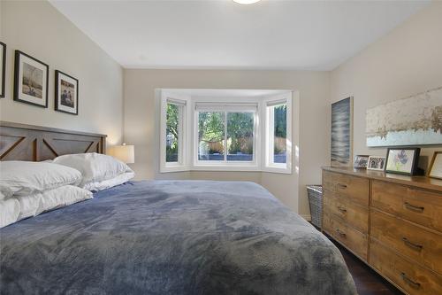 5136 Lark Street, Kelowna, BC - Indoor Photo Showing Bedroom