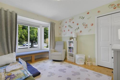 5136 Lark Street, Kelowna, BC - Indoor Photo Showing Bedroom