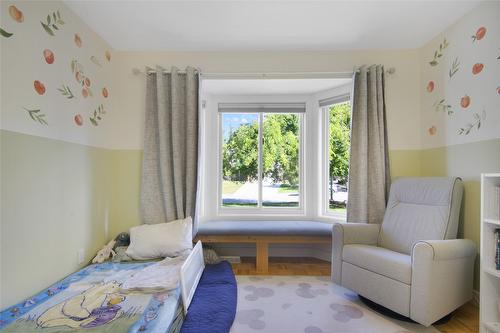 5136 Lark Street, Kelowna, BC - Indoor Photo Showing Bedroom