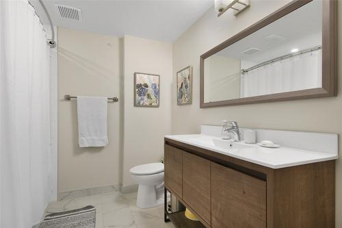 5136 Lark Street, Kelowna, BC - Indoor Photo Showing Bathroom