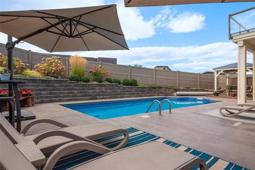 5335 Signet Crescent, Kelowna, BC - Outdoor With In Ground Pool