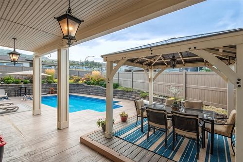 5335 Signet Crescent, Kelowna, BC - Outdoor With In Ground Pool With Deck Patio Veranda With Exterior