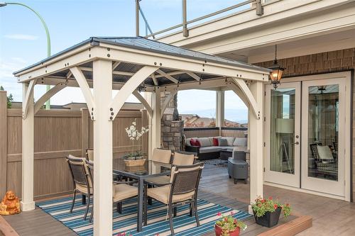 5335 Signet Crescent, Kelowna, BC - Outdoor With Deck Patio Veranda With Exterior