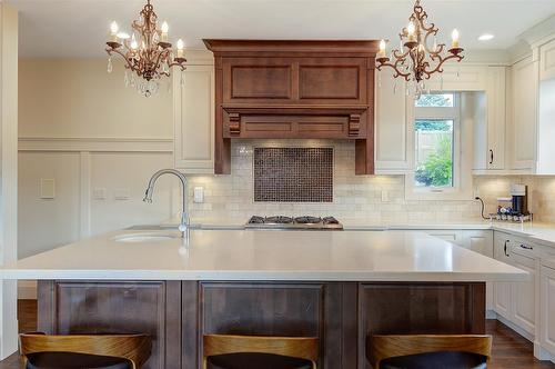 5335 Signet Crescent, Kelowna, BC - Indoor Photo Showing Kitchen With Upgraded Kitchen