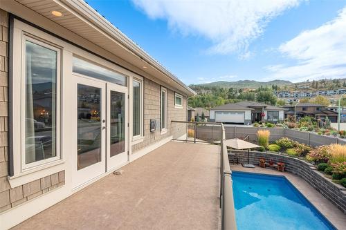 5335 Signet Crescent, Kelowna, BC - Outdoor With Deck Patio Veranda With Exterior