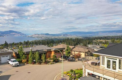 5335 Signet Crescent, Kelowna, BC - Outdoor With View