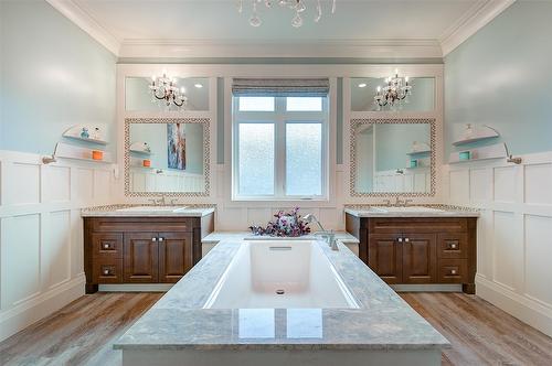 5335 Signet Crescent, Kelowna, BC - Indoor Photo Showing Bathroom