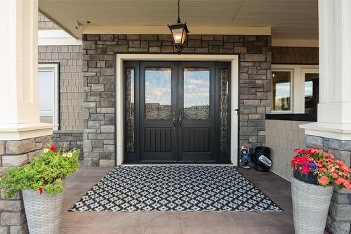 5335 Signet Crescent, Kelowna, BC - Outdoor With Deck Patio Veranda With Exterior