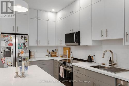 44 Symington Avenue, Toronto (Dovercourt-Wallace Emerson-Junction), ON - Indoor Photo Showing Kitchen With Upgraded Kitchen