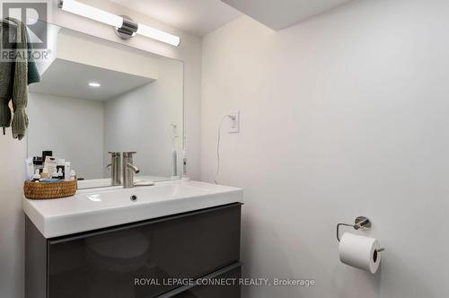 44 Symington Avenue, Toronto (Dovercourt-Wallace Emerson-Junction), ON - Indoor Photo Showing Bathroom