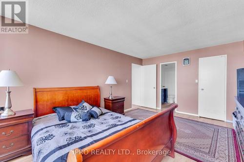 2209 - 3300 Don Mills Road, Toronto (Don Valley Village), ON - Indoor Photo Showing Bedroom