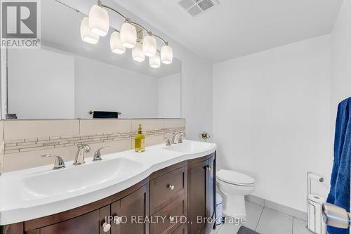 2209 - 3300 Don Mills Road, Toronto, ON - Indoor Photo Showing Bathroom