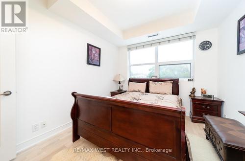 301 - 1575 Lakeshore Road W, Mississauga, ON - Indoor Photo Showing Bedroom