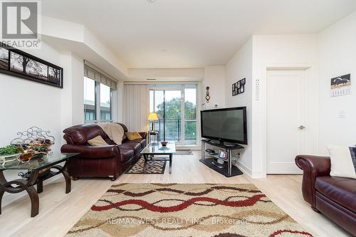 301 - 1575 Lakeshore Road W, Mississauga, ON - Indoor Photo Showing Living Room