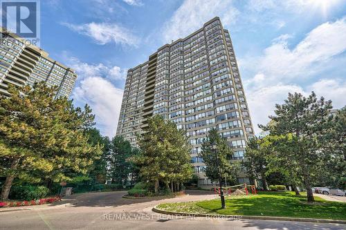 608 - 24 Hanover Road, Brampton, ON - Outdoor With Facade