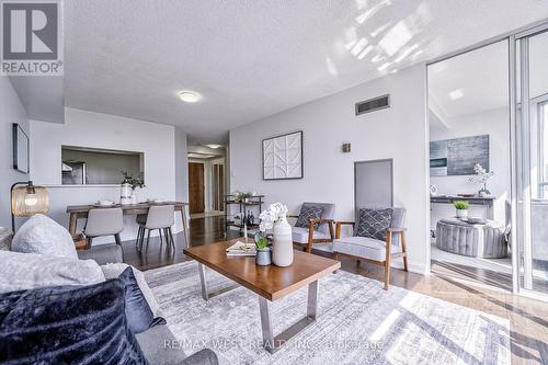 608 - 24 Hanover Road, Brampton, ON - Indoor Photo Showing Living Room