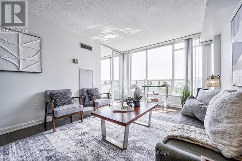 608 - 24 Hanover Road, Brampton, ON - Indoor Photo Showing Living Room