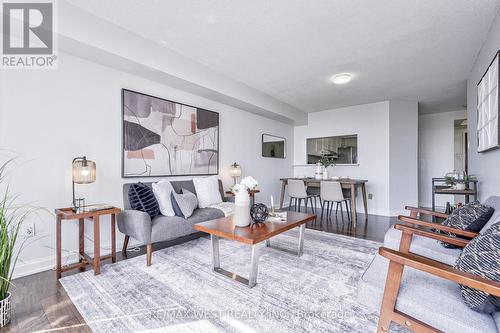 608 - 24 Hanover Road, Brampton, ON - Indoor Photo Showing Living Room