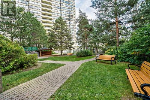 608 - 24 Hanover Road, Brampton, ON - Outdoor