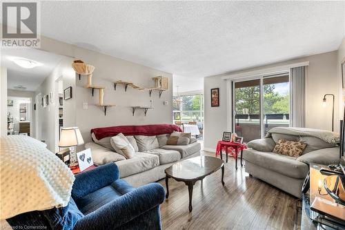 200 Jamieson Parkway Unit# 111, Cambridge, ON - Indoor Photo Showing Living Room